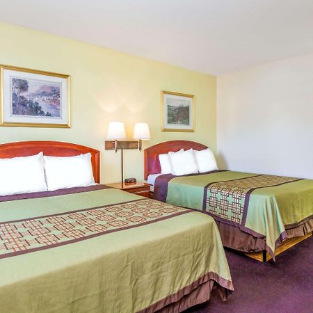 ซูเปอร์ 8 บาย วินด์แฮม เบเคอร์สฟิลด์/เซ็นทรัล Hotel เบเกอร์สฟีลด์ ภายนอก รูปภาพ