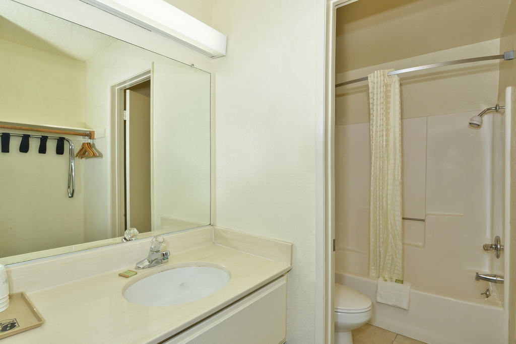 ซูเปอร์ 8 บาย วินด์แฮม เบเคอร์สฟิลด์/เซ็นทรัล Hotel เบเกอร์สฟีลด์ ห้อง รูปภาพ