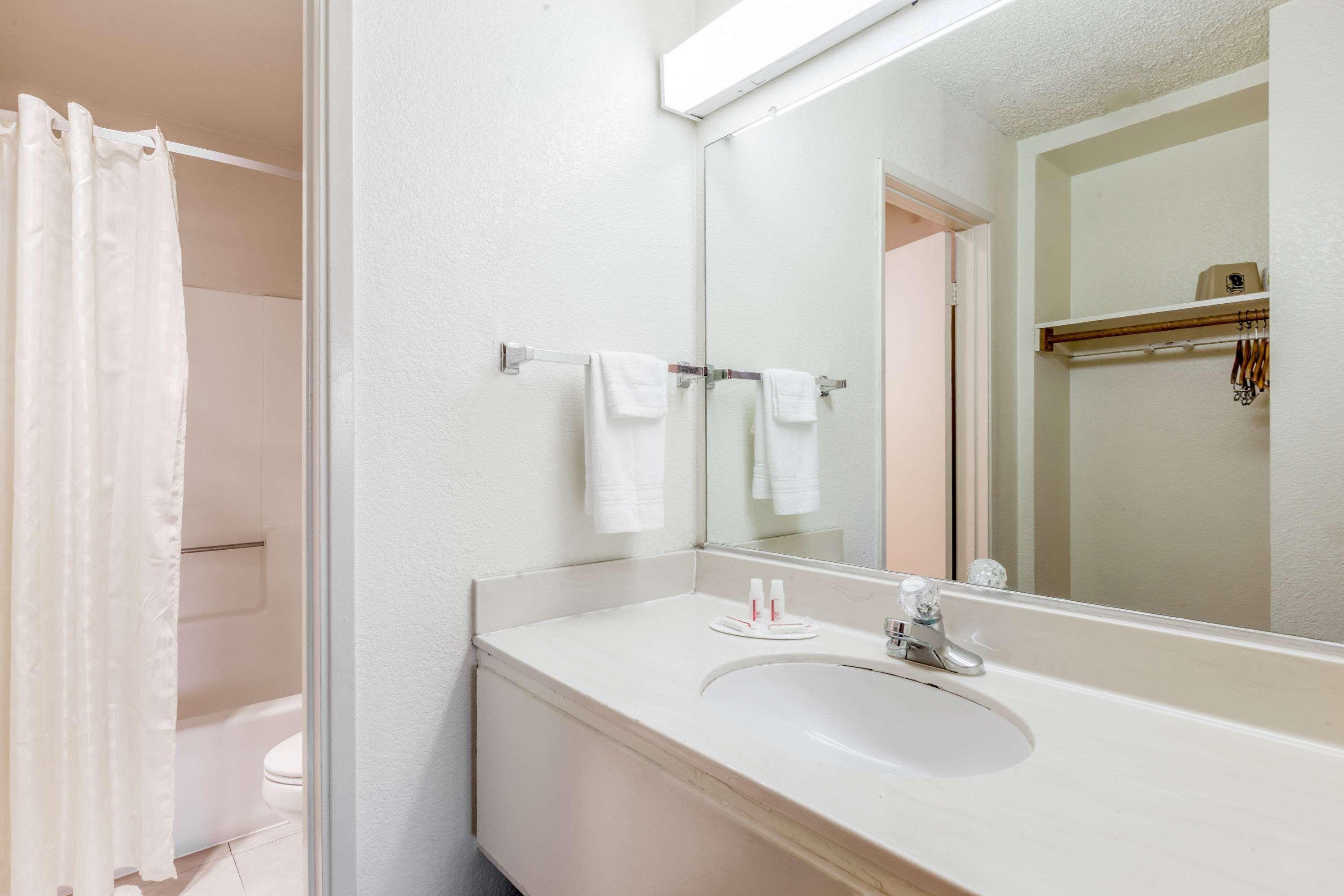 ซูเปอร์ 8 บาย วินด์แฮม เบเคอร์สฟิลด์/เซ็นทรัล Hotel เบเกอร์สฟีลด์ ภายนอก รูปภาพ